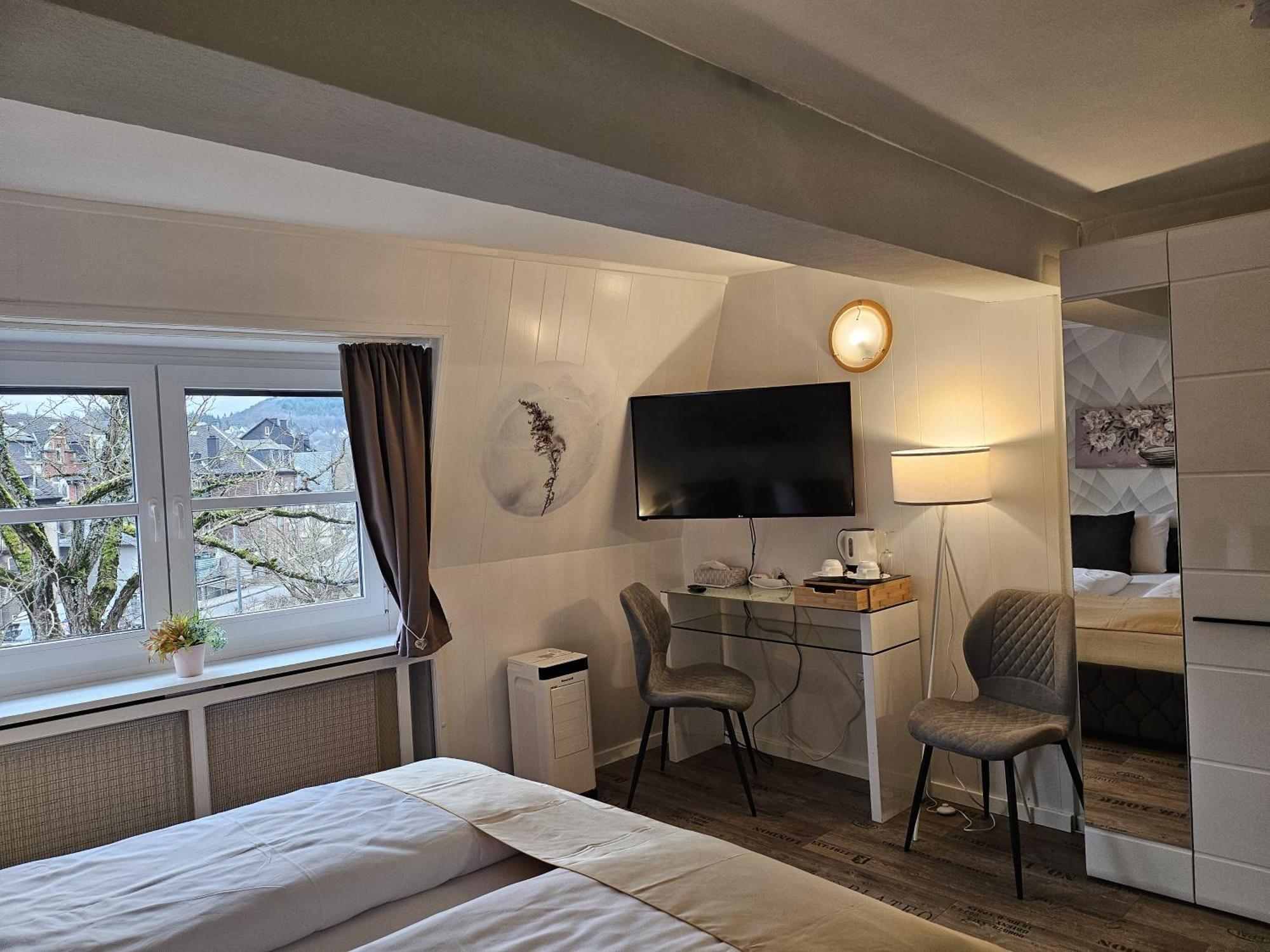 Hotel Schlossschenke Idar-Oberstein Buitenkant foto
